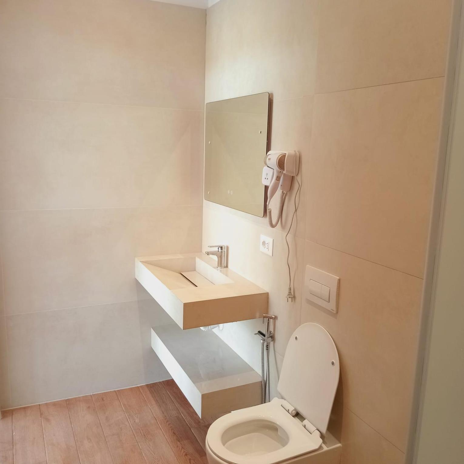 Dia Mare Deluxe Aparthotel Vlore Ngoại thất bức ảnh